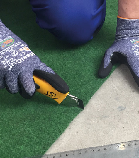 Neues Schnittschutz-Prüfverfahren für Schutzhandschuhe