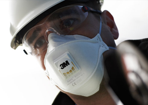 Kako deluje: Pravilno namestite masko za zaščito dihal